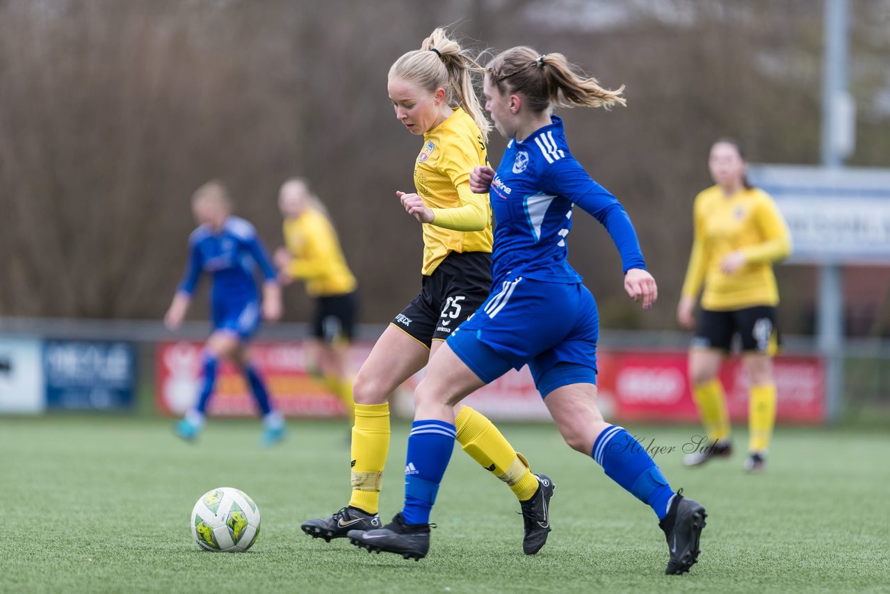 Bild 166 - F SSC Hagen Ahrensburg - SV Frisia Risum-Lindholm : Ergebnis: 1:2